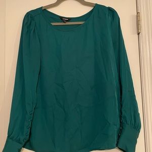 Express Women’s Medium dress shirt excellent condition